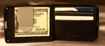 The New Anti-Theft Wallet That Opens With Your Fingerprints