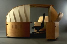 Fly The Friendly Sky-Desk