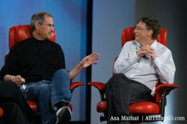 How Bill Gates Predicted The iPad While Steve Jobs Watched
