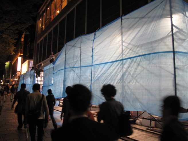 Jobzilla: iPad’s Japanese Launch A Hit