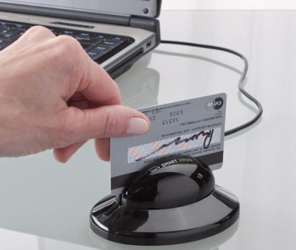 SmartSwipe Card Reader Keeps You Safe Shopping Online