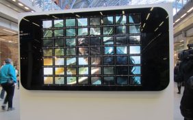 World’s Biggest iPhone Erected in Honour of…. Lara Croft??