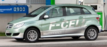 Mercedes-Benz Puts Fuel Cell Tech to the Test