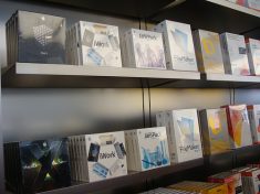 Apple Axes Boxed Software