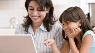 Moms are mobile, web-savvy, and spending money