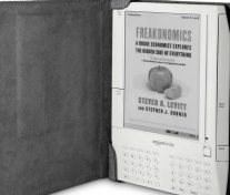 Traditional book readers vs e-reader users
