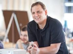 TechCrunch founder starts venture fund