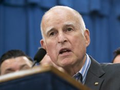 Cali. Gov. Brown to allow police to search phones without a warrant