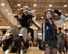 Kuratas: for those who dream of driving a mechanized robot vehicle