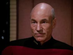 I hate the fact that I don’t hate the Star Trek “Call Me Maybe” parody