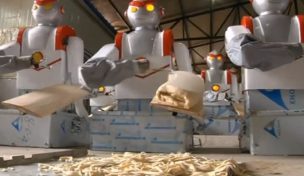 Robot noodle slicer grows in popularity in China