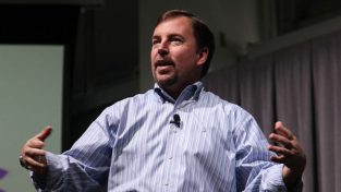 A smart, huge company should buy Yahoo immediately