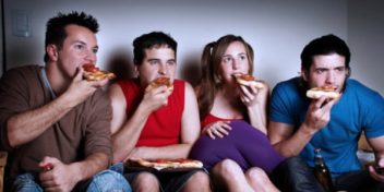 Domino’s Pizza: A terrific example of sharing positive reviews using original images like a boss