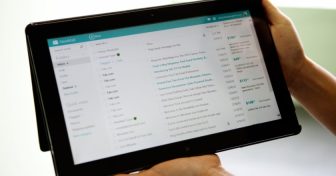 Microsoft integrates Google Chat into Outlook.com