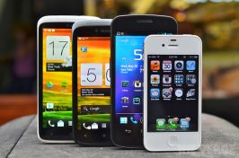 4 reasons #socialmedia has most people jumping on the smartphone bandwagon